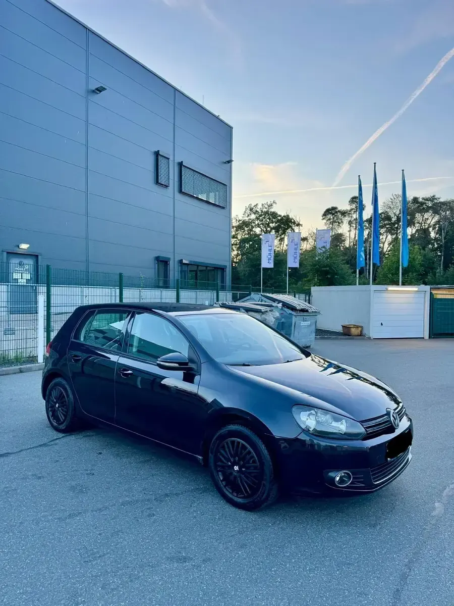 Gebraucht VW Golf VI 105 PS (77 kW) 2010 Schwarz Kleinwagen