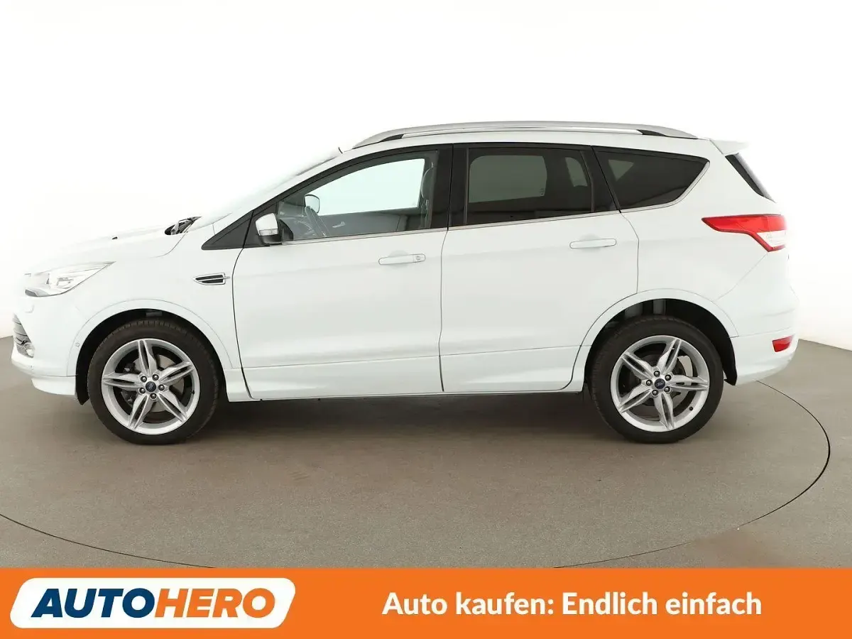 Gebraucht Ford Kuga Individual 179 PS (131 kW) 2016 Weiß SUV