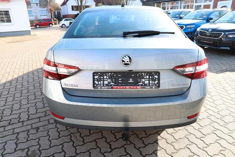 Gebraucht Skoda Superb Ambition 150 PS (110 kW) 2018 Grau Limousine
