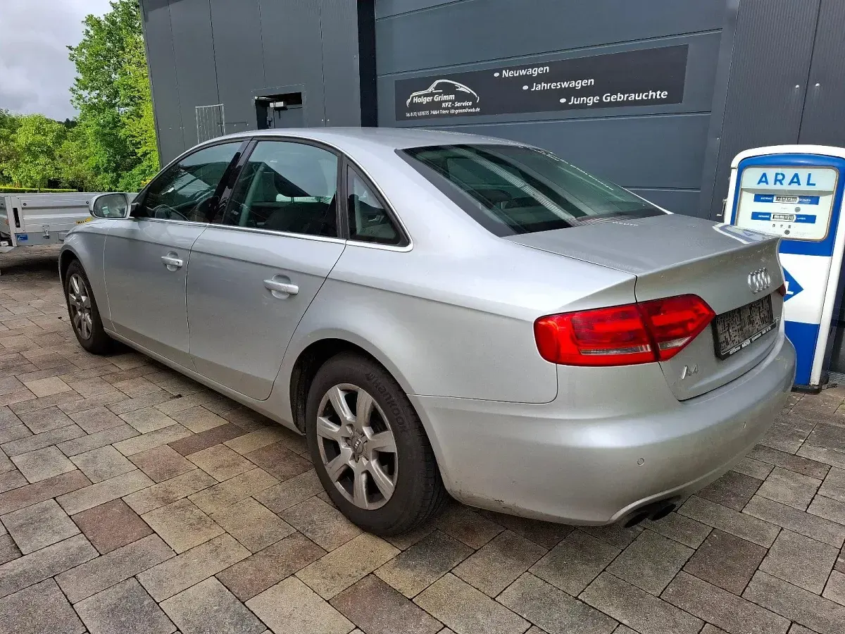Gebraucht Audi A4 120 PS (88 kW) 2009 Silber Limousine