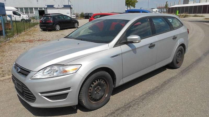 Silber Gebraucht 2011 Ford Mondeo Kombi | 2.700 € (Superpreis) - Bild 1/4