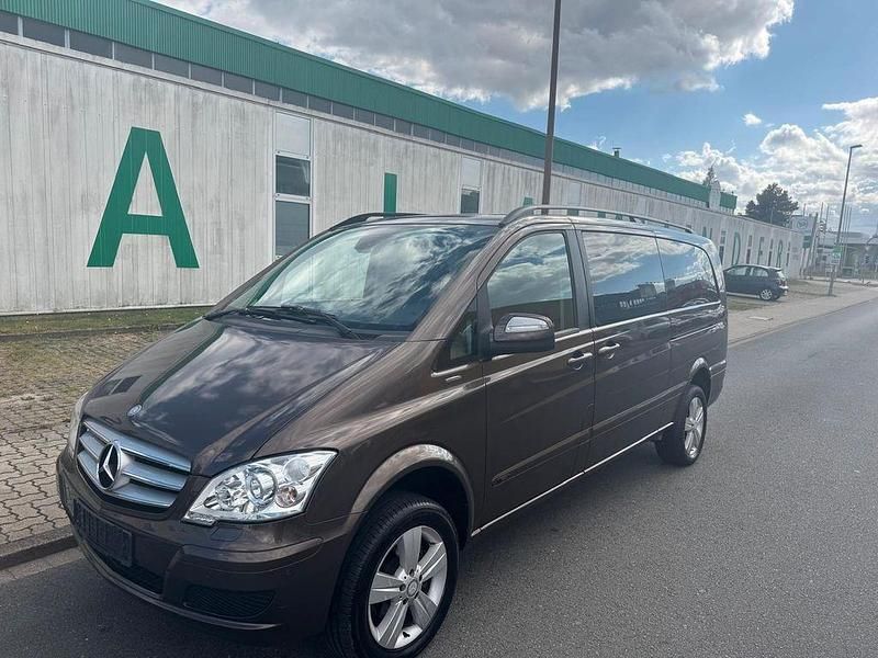 Braun Gebraucht 2013 Mercedes Viano Edition Van / Kleinbus | 17.999 € (Guter Preis) - Bild 1/4