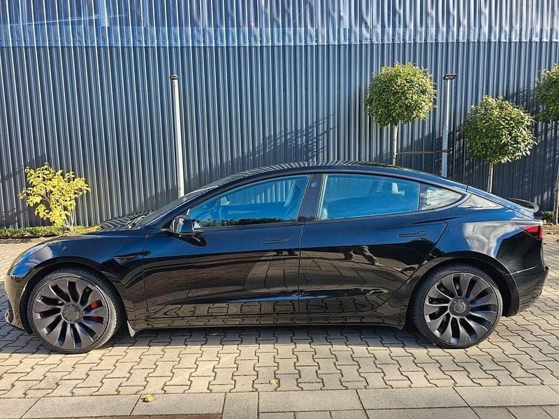 Schwarz Gebraucht 2022 Tesla Model 3 Performance Limousine | 30.100 € (Guter Preis) - Bild 1/4