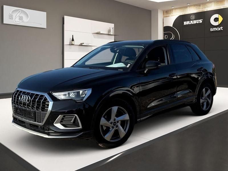 Mythosschwarz metallic Gebraucht 2025 Audi Q3 Advanced SUV | 33.788 € (Superpreis) - Bild 1/4