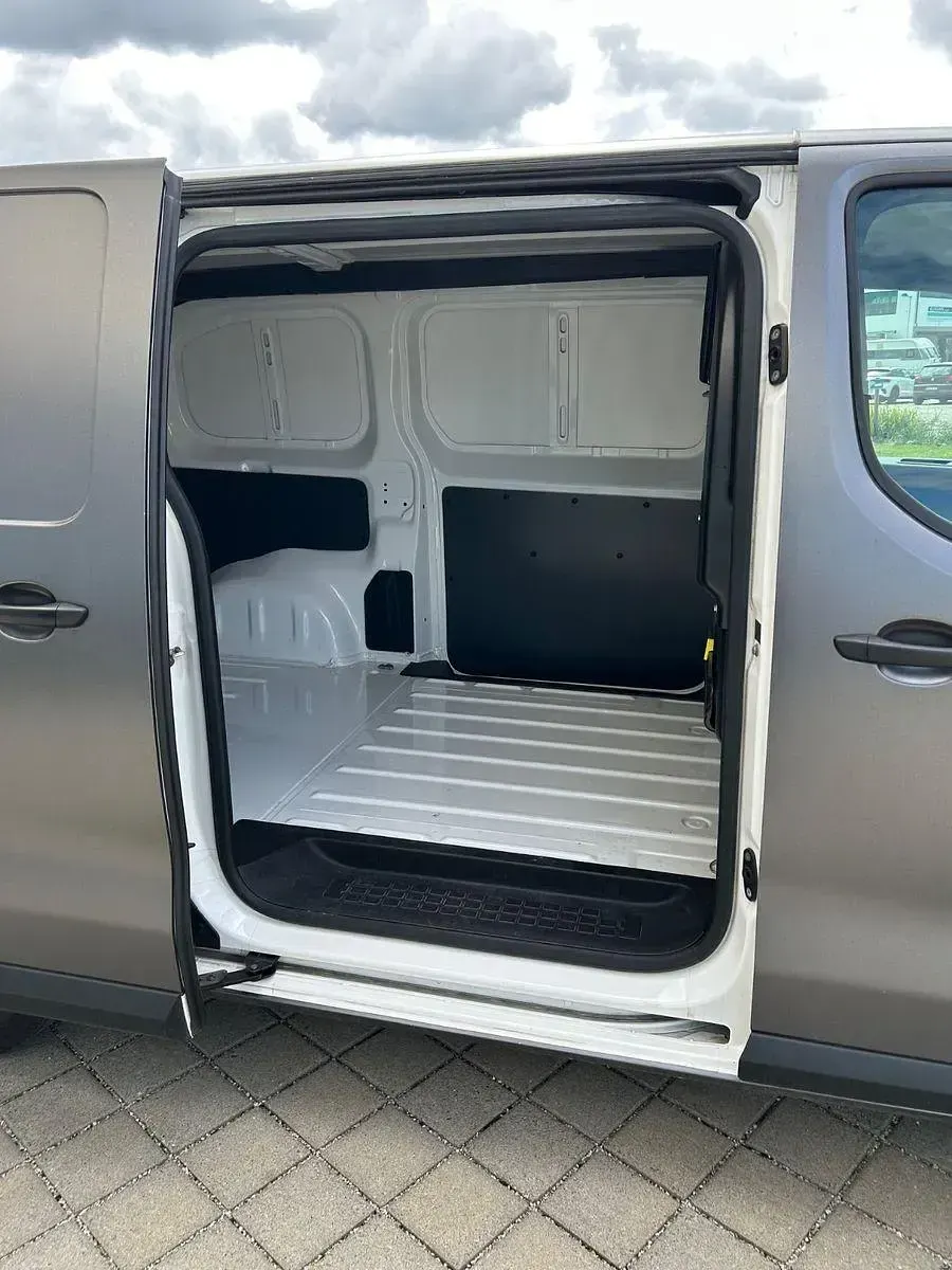 Gebraucht Toyota Proace 120 PS (88 kW) 2020 Weiß Van / Kleinbus