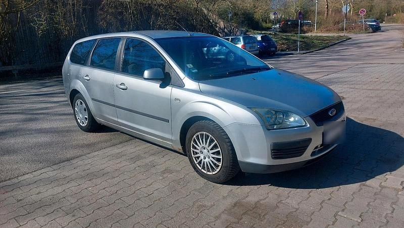 Gebraucht Ford Focus 110 PS (80 kW) 2006 Silber Limousine