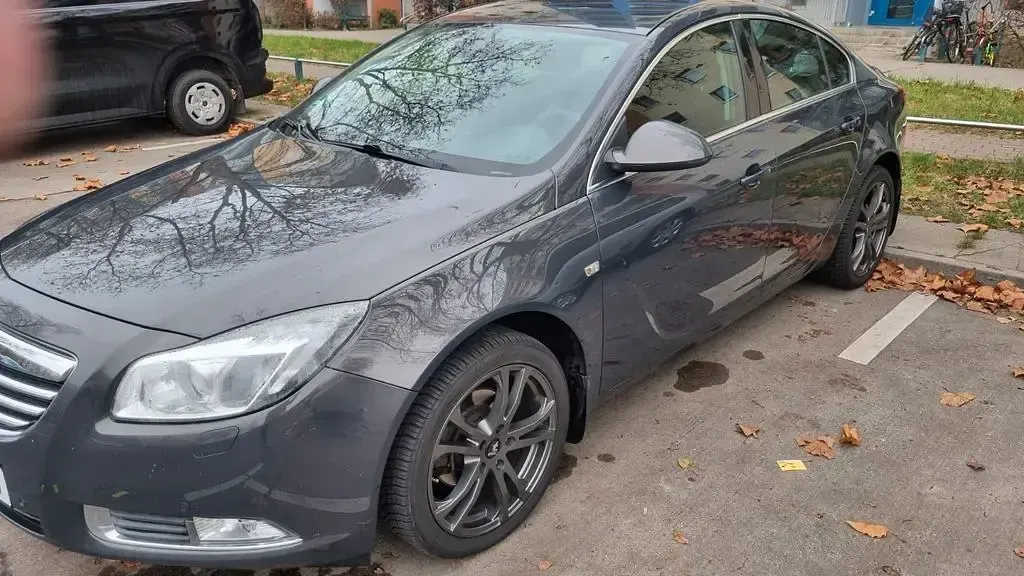 Gebraucht Opel Insignia Edition 160 PS (117 kW) 2012 Schwarz Limousine