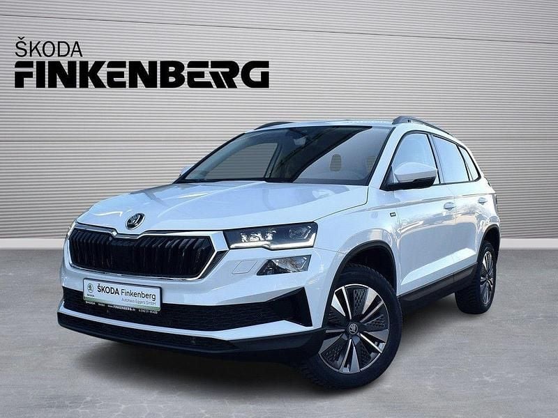 Weiß Gebraucht 2025 Skoda Karoq Drive SUV | 36.980 € (Fairer Preis) - Bild 1/4