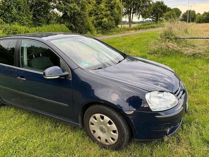 Blau Gebraucht 2006 VW Golf V Kleinwagen | 1.900 € (Fairer Preis) - Bild 1/4