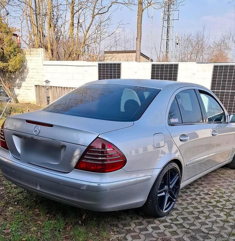 Gebraucht Mercedes E220 150 PS (110 kW) 2003 Grün Limousine