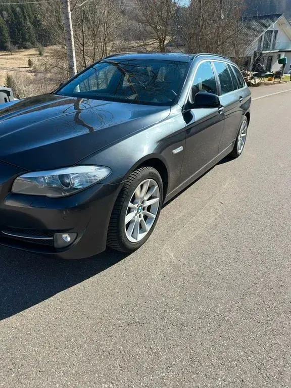 Gebraucht BMW 535 Basis 299 PS (219 kW) 2010 Schwarz Kombi