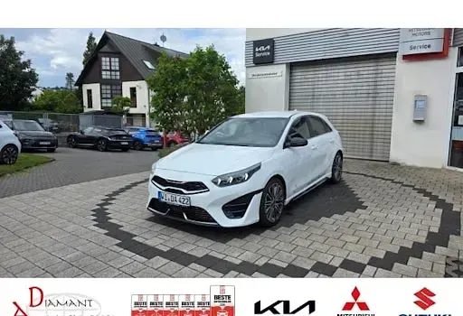 Używany Kia Ceed GT-Line 150 KM (110 kW) 2025 Biały Hatchback