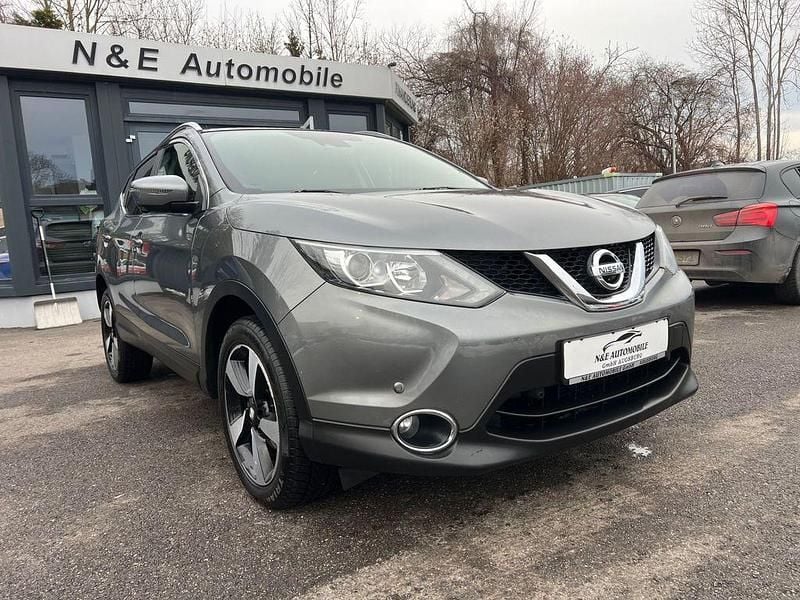 Silber Gebraucht 2017 Nissan Qashqai N-Connecta SUV | 9.990 € (Superpreis) - Bild 1/4