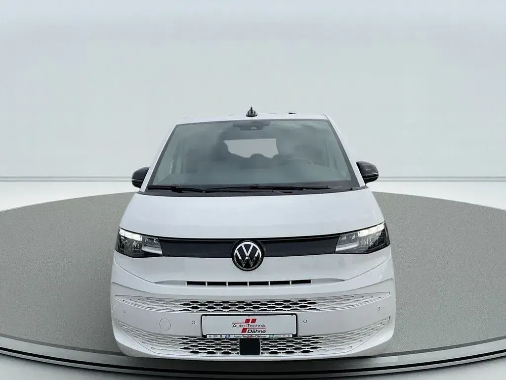 Gebraucht VW Multivan Basis 150 PS (110 kW) 2024 Candy weiss Van / Kleinbus