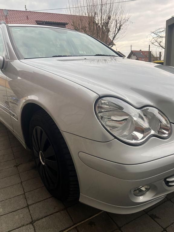 Gebraucht Mercedes 200 122 PS (89 kW) 2006 Silber Limousine