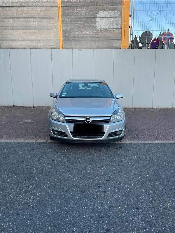 Gebraucht Opel Astra 105 PS (77 kW) 2004 Silber Kleinwagen