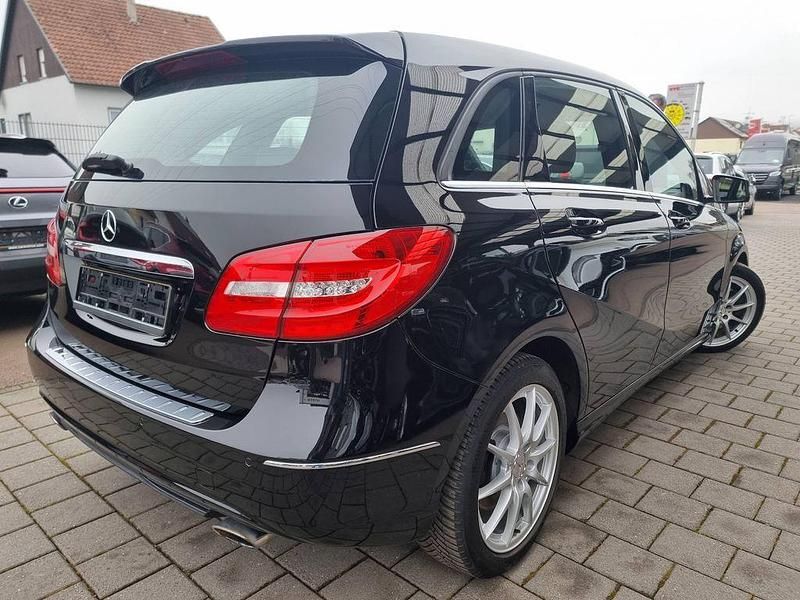 Gebraucht Mercedes B250 Exclusive 211 PS (155 kW) 2013 Schwarz Van / Kleinbus