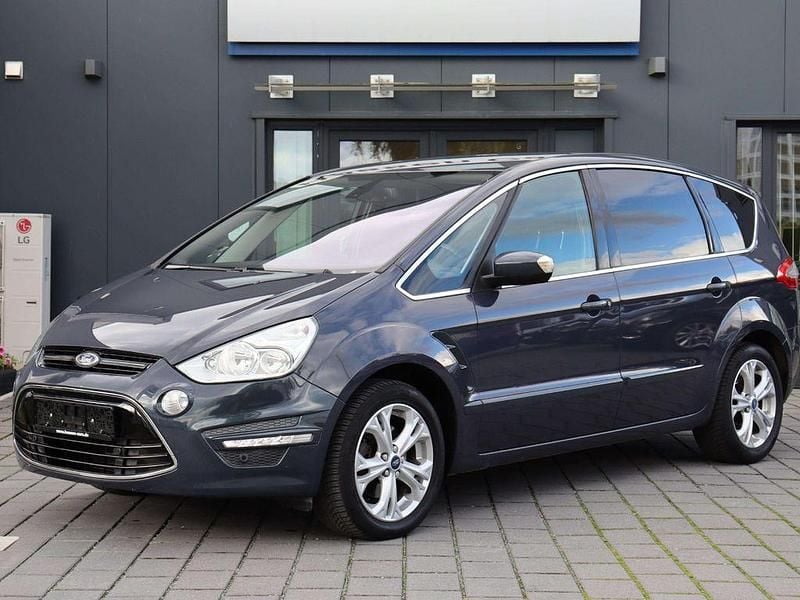 Grau Gebraucht 2012 Ford S-MAX Titanium Van / Kleinbus | 4.950 € (Superpreis) - Bild 1/4