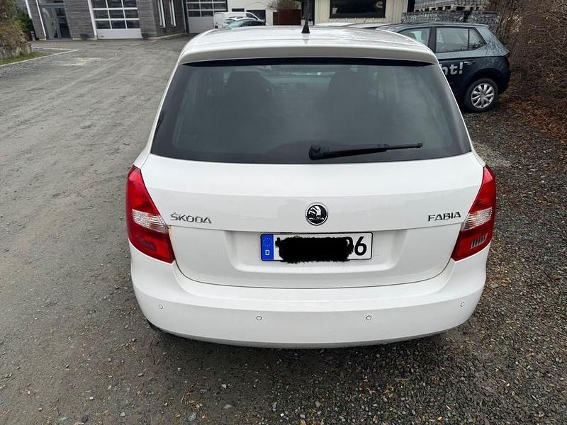 Gebraucht Skoda Fabia 105 PS (77 kW) 2014 Weiß Limousine