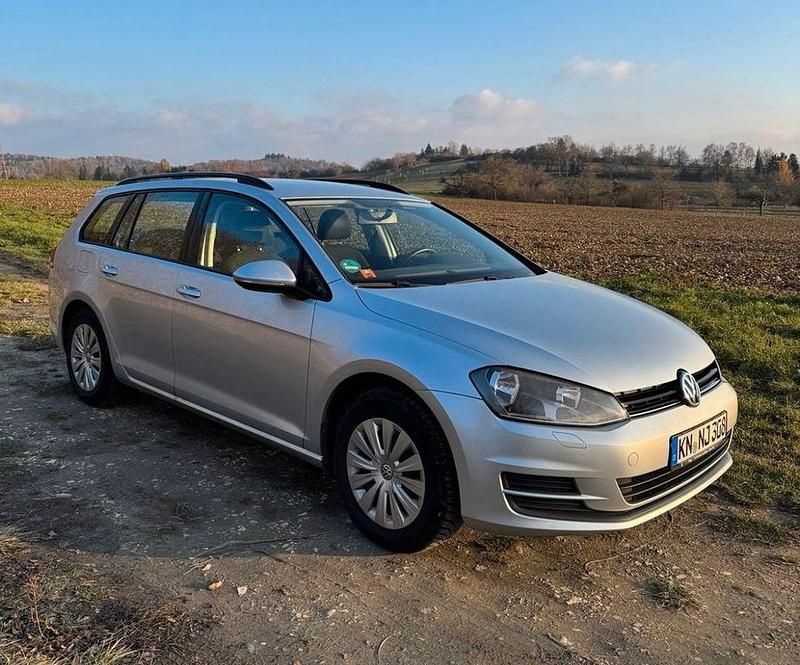 Silber Gebraucht 2015 VW Golf VII Trendline Kombi | 6.600 € (Fairer Preis) - Bild 1/4