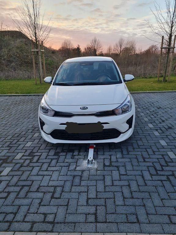 Gebraucht Kia Rio Vision 84 PS (61 kW) 2022 Weiß Limousine