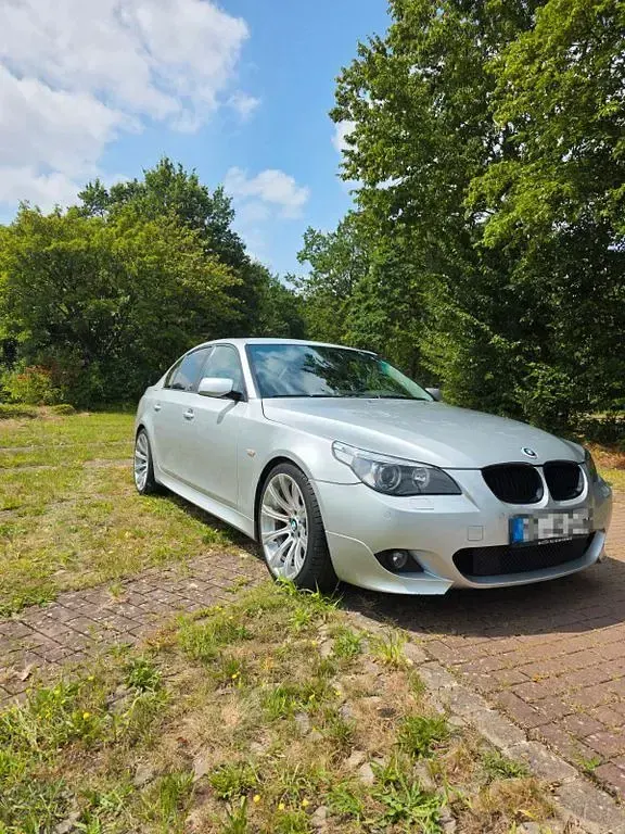 Gebraucht BMW 545 M Sport 333 PS (244 kW) 2004 Silber Limousine