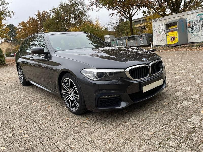 Grau Gebraucht 2019 BMW 530 M Sport Kombi | 20.600 € (Superpreis) - Bild 1/4