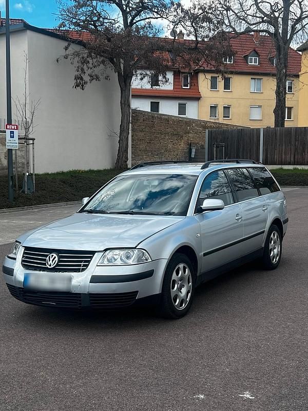 Gebraucht VW Passat 136 PS (100 kW) 2003 Weiß Kombi