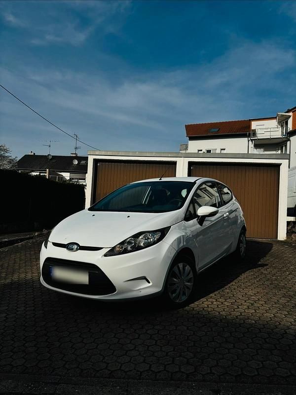 Gebraucht Ford Fiesta 81 PS (59 kW) 2009 Weiß Kleinwagen