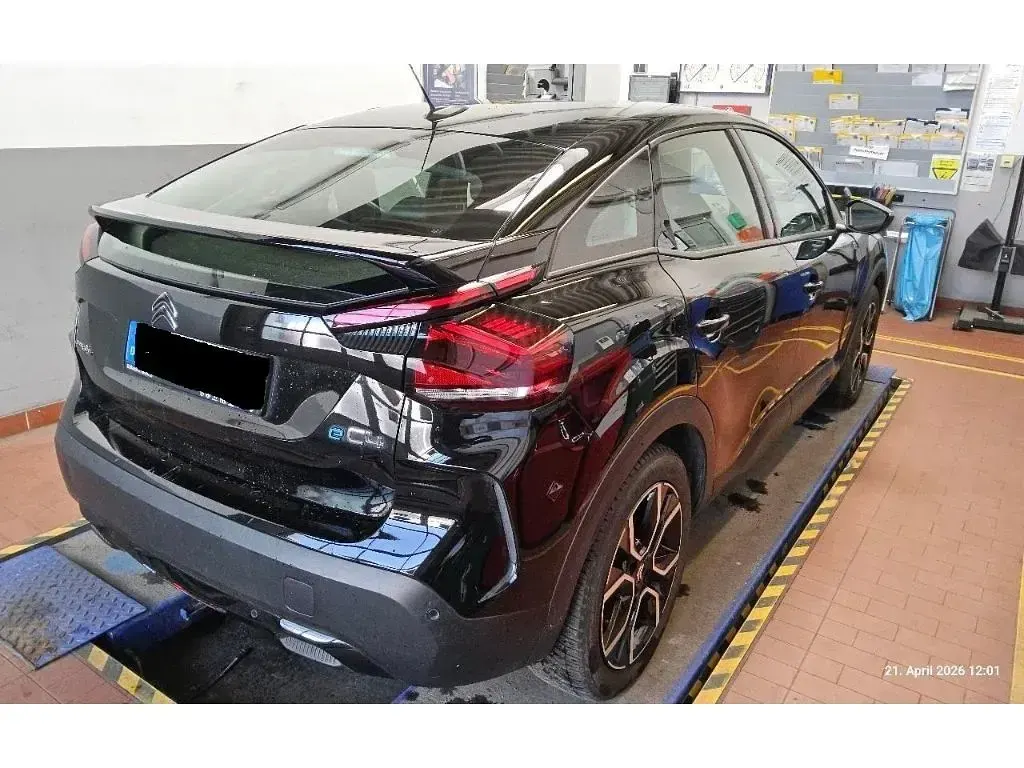 Gebraucht Citroën e-C4 Feel 100 kW (136 PS) 2023 Schwarz perla nera/typ aussenv Limousine