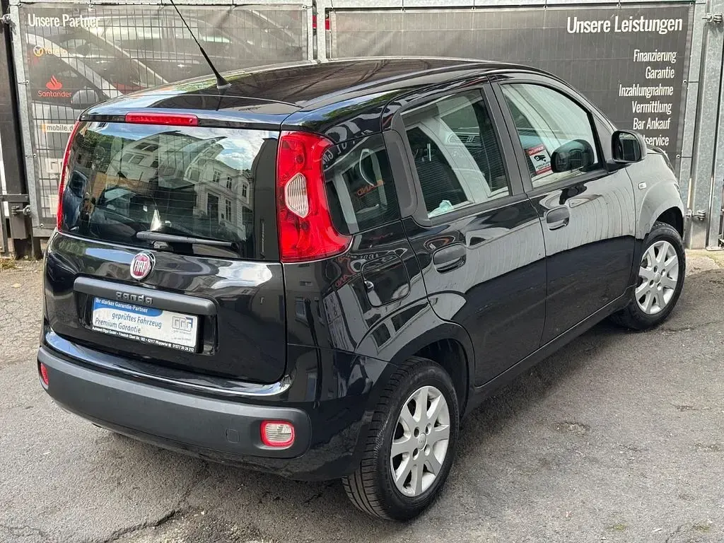 Gebraucht Fiat Panda Pop 69 PS (50 kW) 2014 Schwarz Kleinwagen