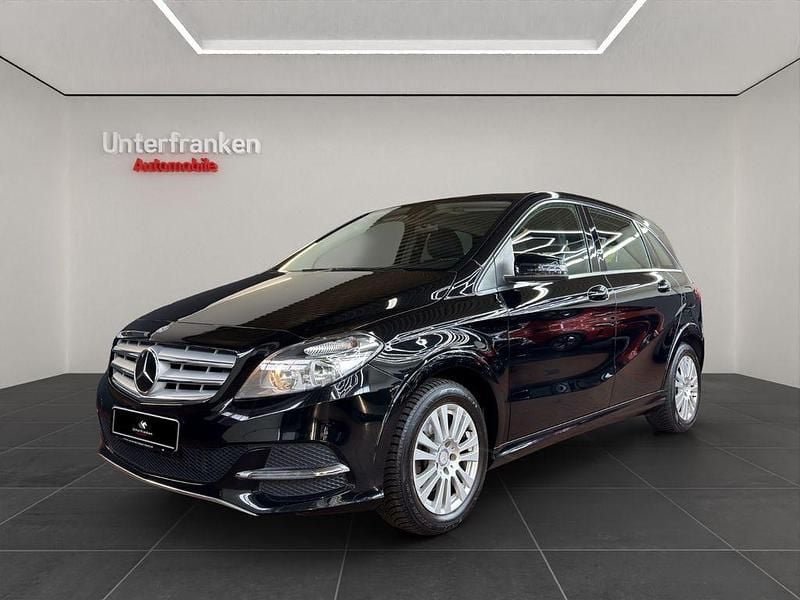 Gebraucht Mercedes B200 156 PS (114 kW) 2015 Schwarz Van / Kleinbus