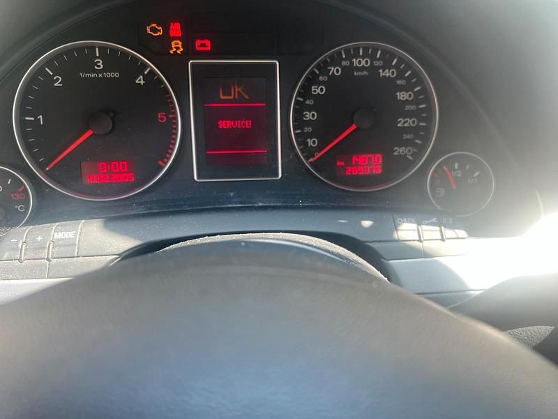 Schwarz Gebraucht 2006 Audi A4 Kombi | 1.350 € (Superpreis) - Bild 1/4