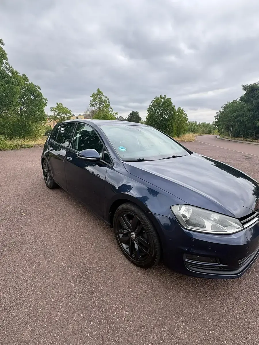 Gebraucht VW Golf VII 122 PS (89 kW) 2013 Blau Limousine