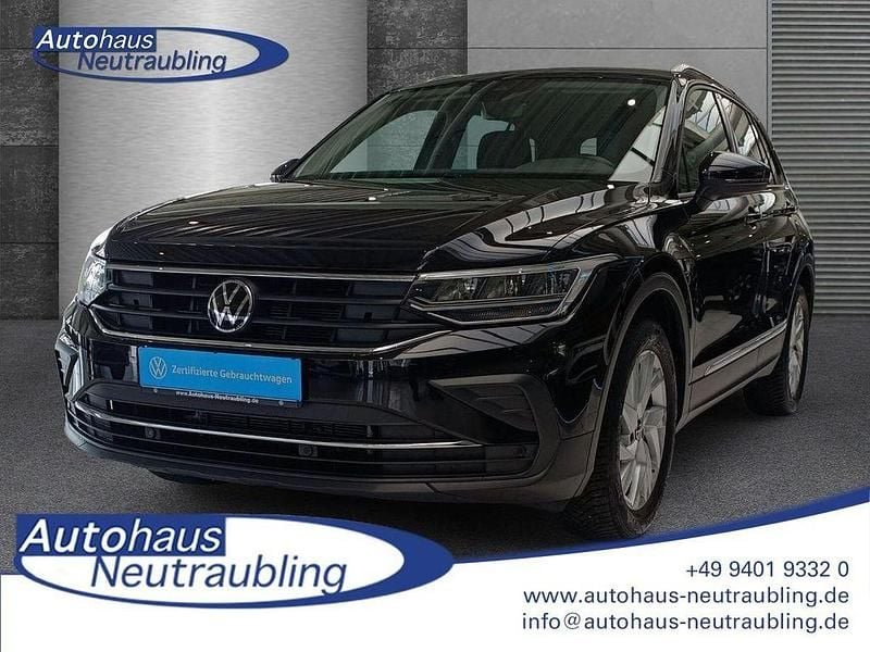 Gebraucht VW Tiguan Active 150 PS (110 kW) 2022 (schwarz) deep black perleffekt SUV