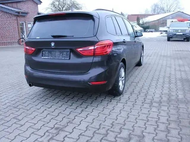 Używany BMW 218 Advantage 150 KM (110 kW) 2016 Brązowy Kombi