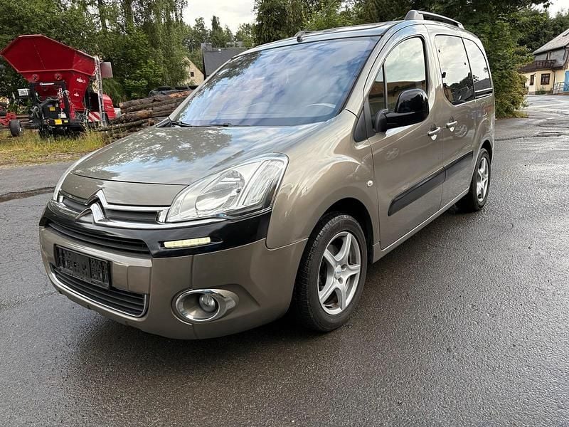 Beige Gebraucht 2013 Citroën Berlingo SELECTION Van / Kleinbus | 7.000 € (Fairer Preis) - Bild 1/4