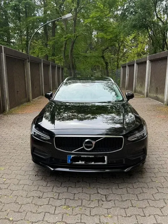 Gebraucht Volvo V90 Momentum 190 PS (139 kW) 2019 Schwarz Kombi