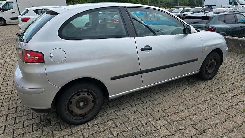 Gebraucht Seat Ibiza 75 PS (55 kW) 2004 Silber Kleinwagen