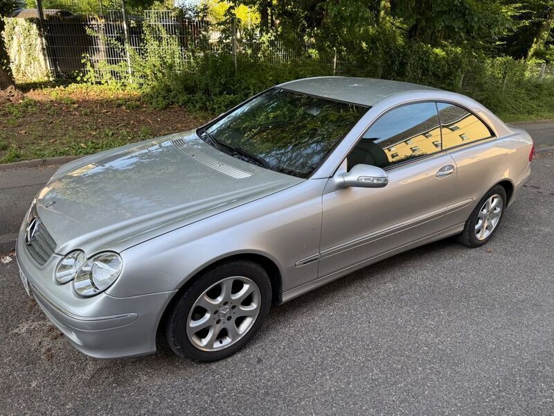 Silber Gebraucht 2003 Mercedes CLK200 Elegance Coupé | 6.850 € (Teuer) - Bild 1/4