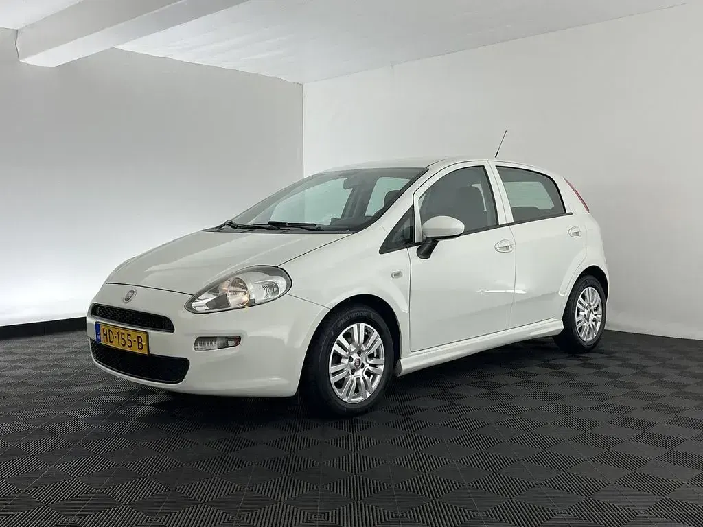 Gebraucht Fiat Punto Evo Street 82 PS (60 kW) 2015 Weiß Kleinwagen