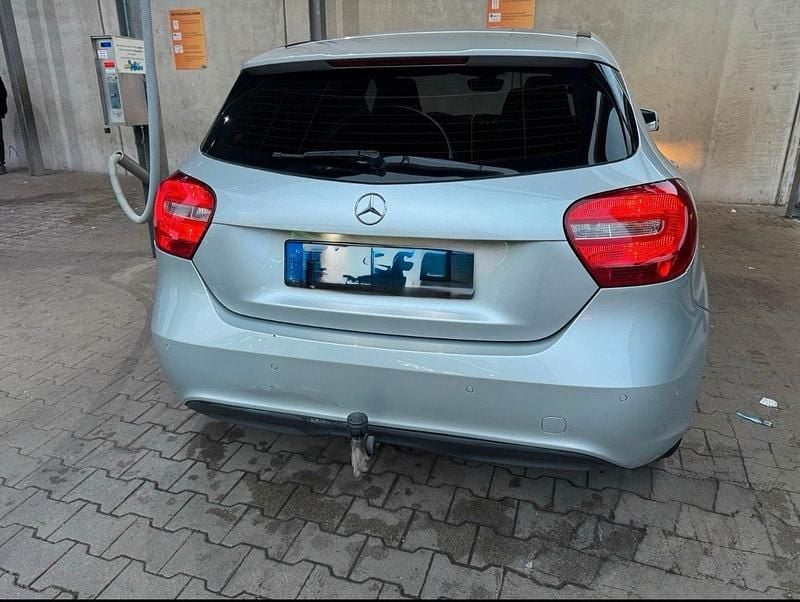 Gebraucht Mercedes A200 156 PS (114 kW) 2014 Silber Limousine