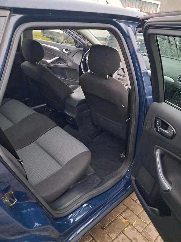 Gebraucht Ford Mondeo 150 PS (110 kW) 2009 Blau Kombi