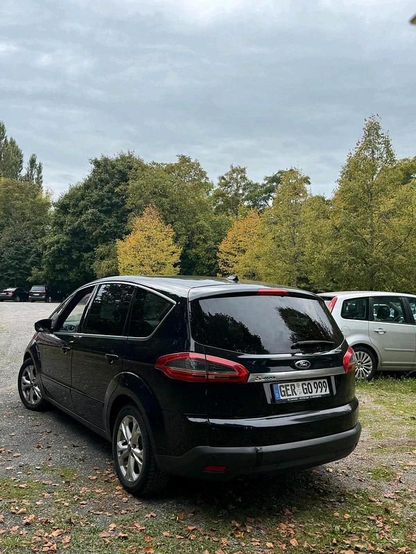 Second-hand Ford S-MAX S 163 CP (119 kW) 2011 Negru Monovolum