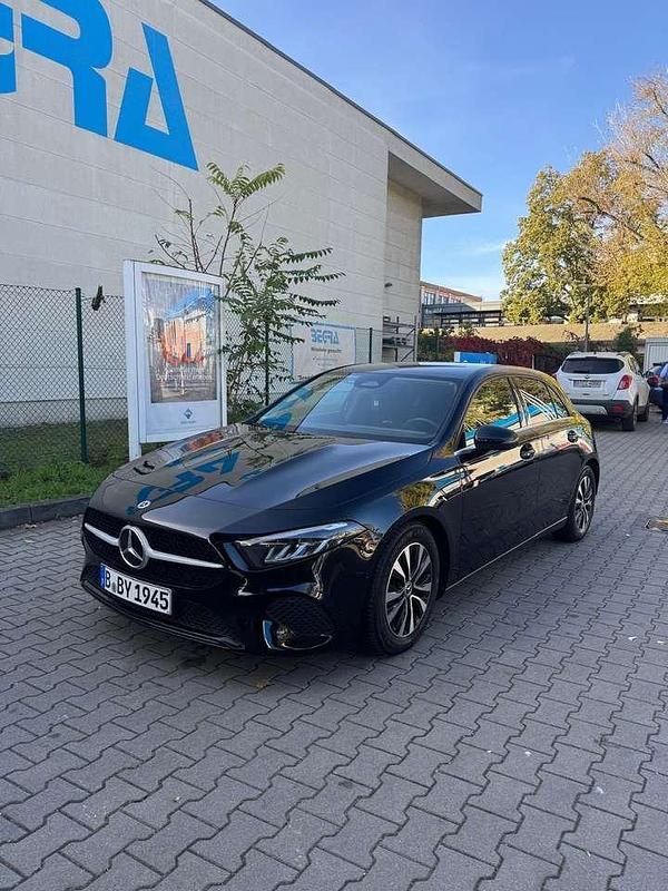 Gebraucht 2023 Mercedes A180 Advanced Plus Limousine | 26.000 € (Fairer Preis) - Bild 1/4