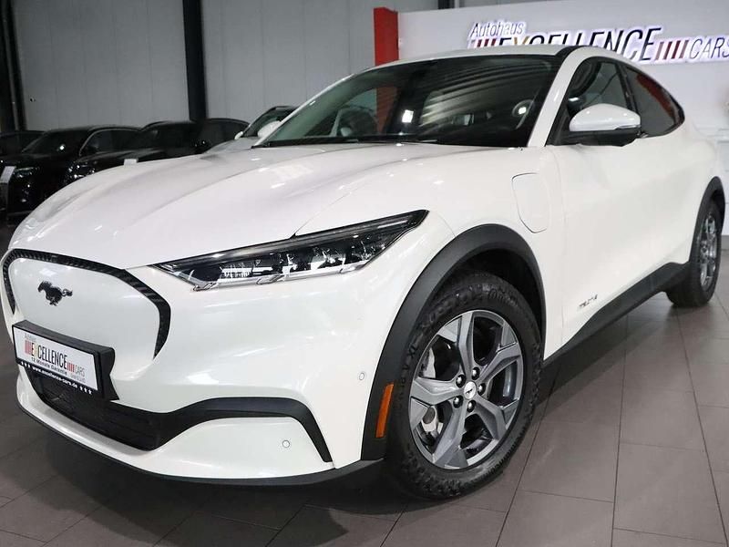 Gebraucht Ford Mustang Mach-E 197 kW (269 PS) 2022 Star weiss perleffkt SUV