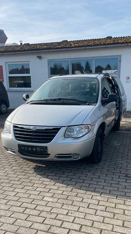 Gebraucht Chrysler Voyager 150 PS (110 kW) 2005 Silber Van / Kleinbus