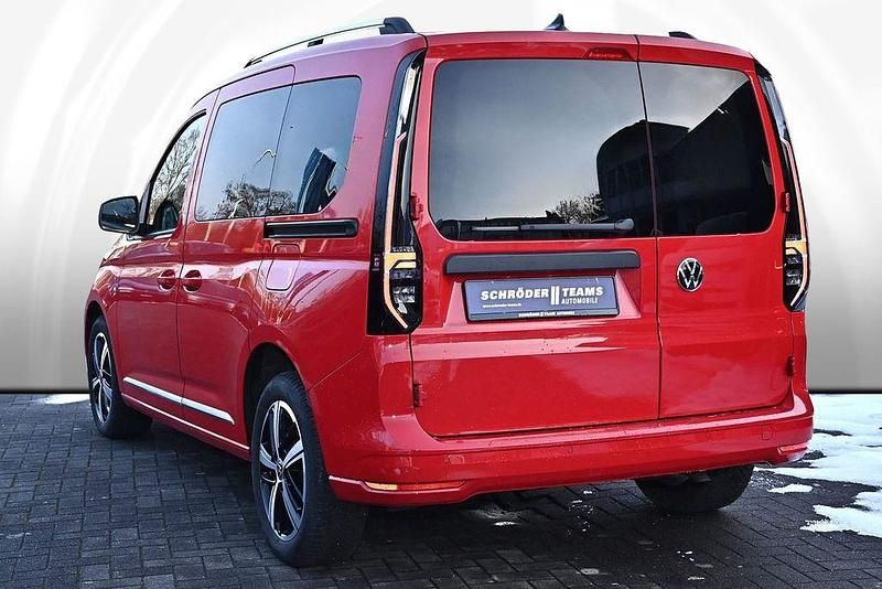 Gebraucht VW Caddy Style 114 PS (83 kW) 2022 Kirschrot Van / Kleinbus