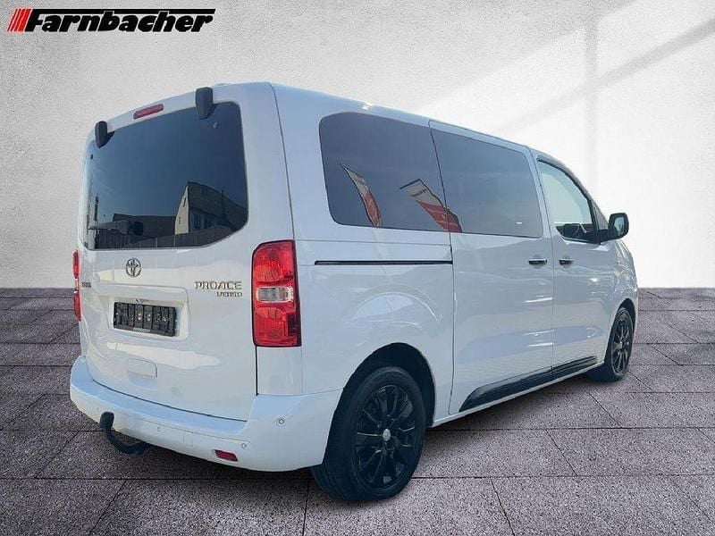 Gebraucht Toyota Proace Verso Executive 177 PS (130 kW) 2021 Schaumweiß Van / Kleinbus