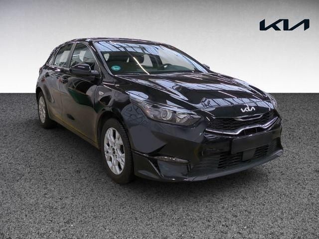 Używany Kia Ceed Vision 140 KM (102 kW) 2025 Czarny Hatchback